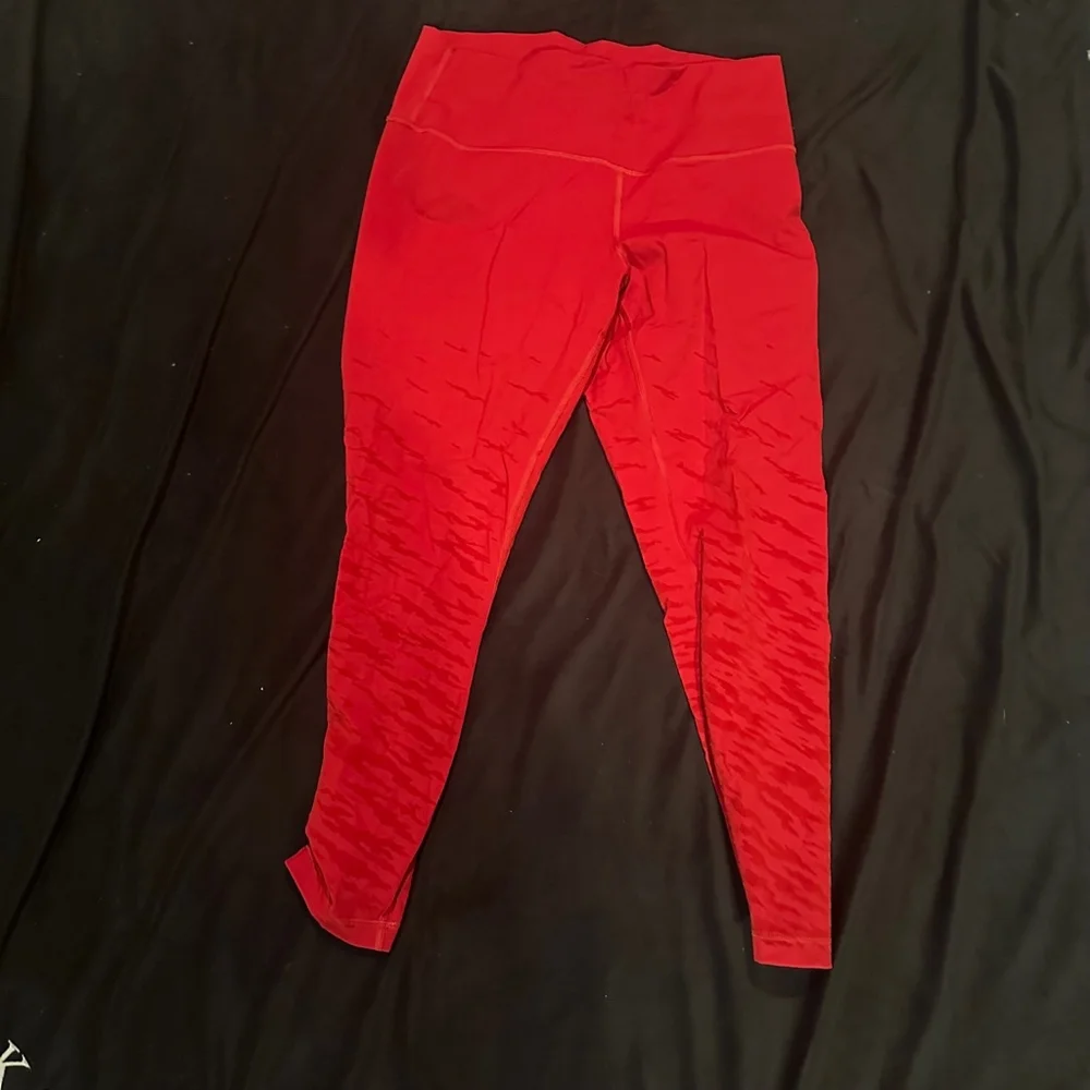 Lululemon Red Tiger Lunar New Year limited edition Wunder Under high waist 25" - Picture 6 of 6